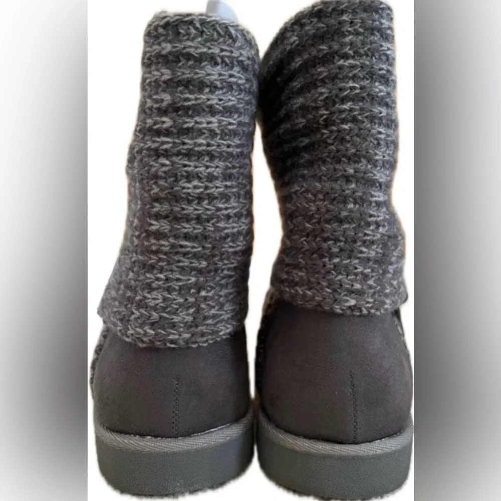 SO gray and black knit design ankle boots. New with tags in box. Size 8.5